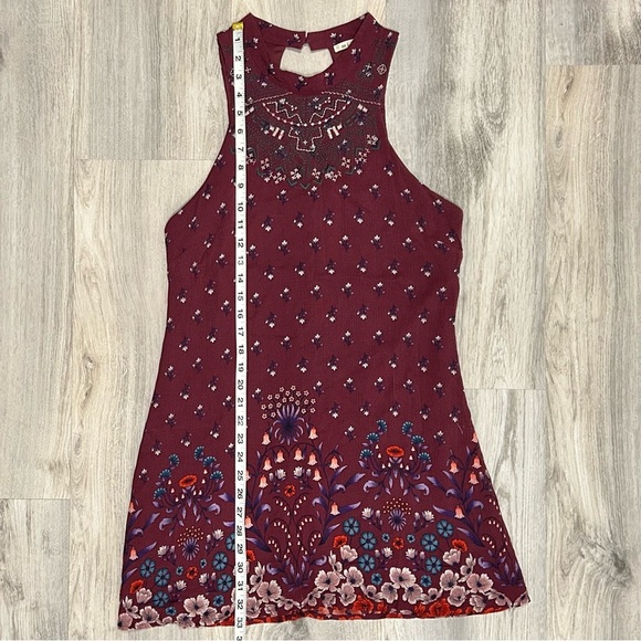 MiAmi Francesca’s Maroon Floral Sleeveless Racer Back Rayon Mini Dress Size L - Picture 2 of 8